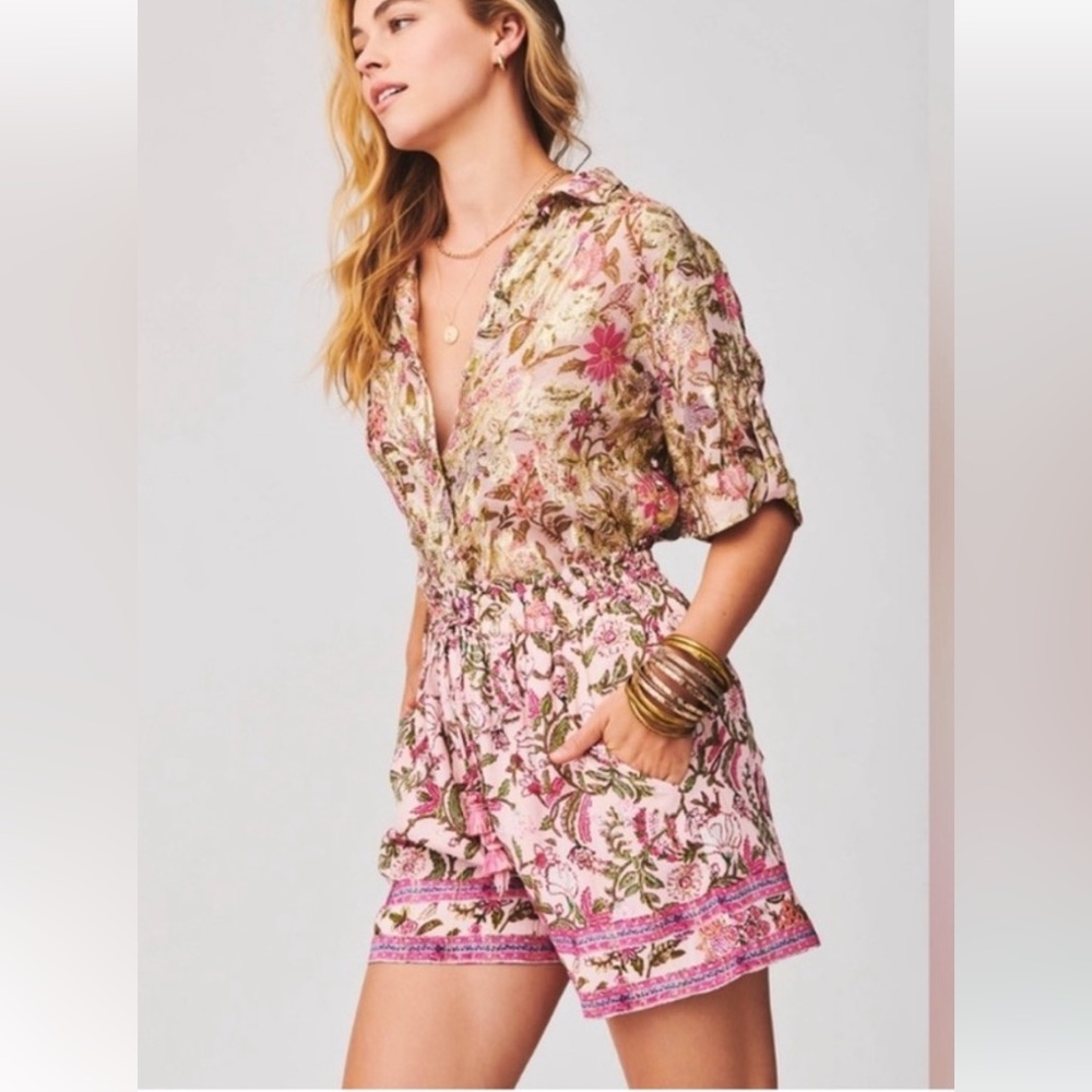 HEMANT & NANDITA

Asia Shirt in Pink in size xs